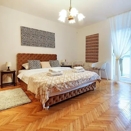 Zen City Center & Garage Nearby Apartment Belgrade