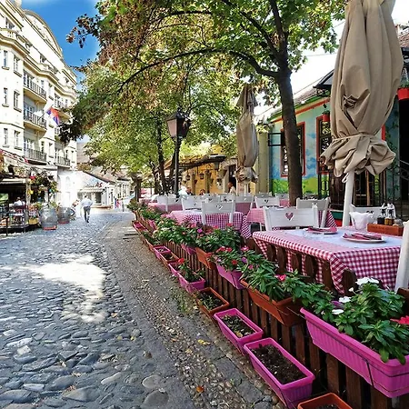 Zen City Center & Garage Nearby *