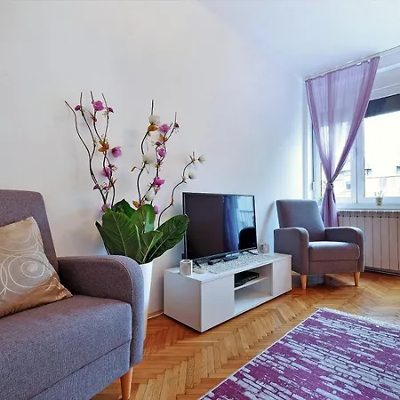 Zen City Center & Garage Nearby *