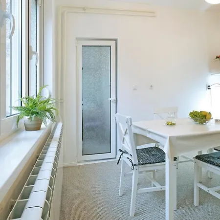 Zen City Center & Garage Nearby Apartment *