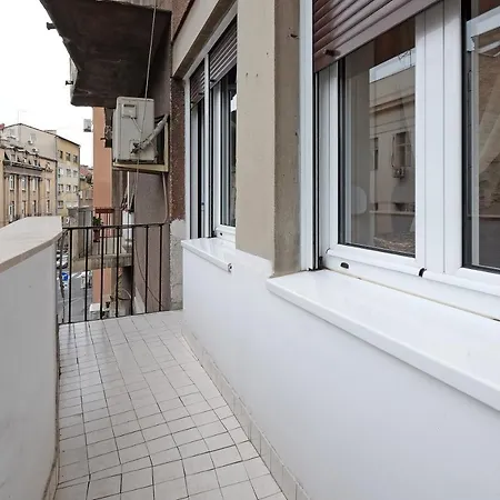 Apartment Zen City Center & Garage Nearby Belgrade