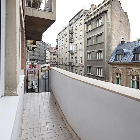 Zen City Center & Garage Nearby בלגרד